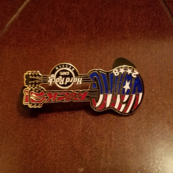 Hard Rock Cafe - Collectors Badges (JUST LISTED) - Picture 3 of 4